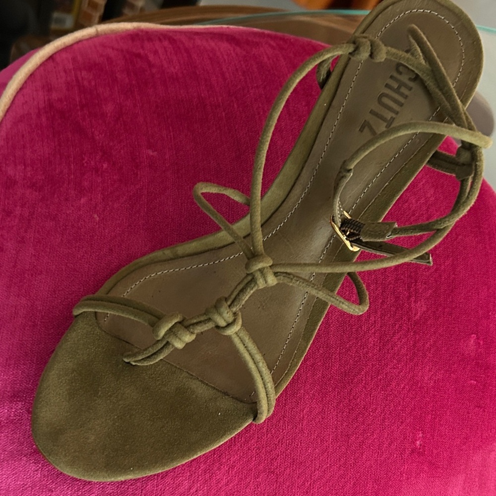{NIB} ❤️ SCHUTZ Olive Strappy Sandals